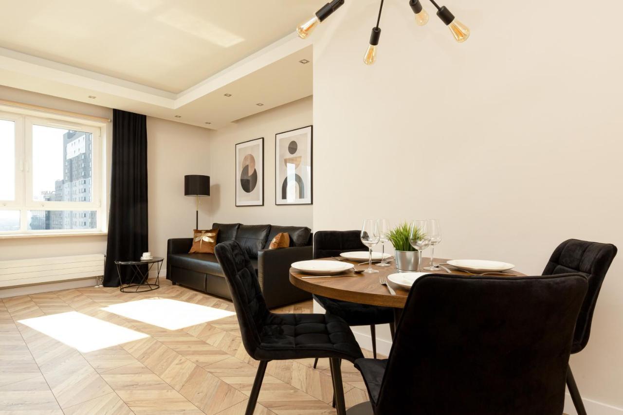 Platinum Towers Apartment With Parking By Renters Prestige Varšava Exteriér fotografie