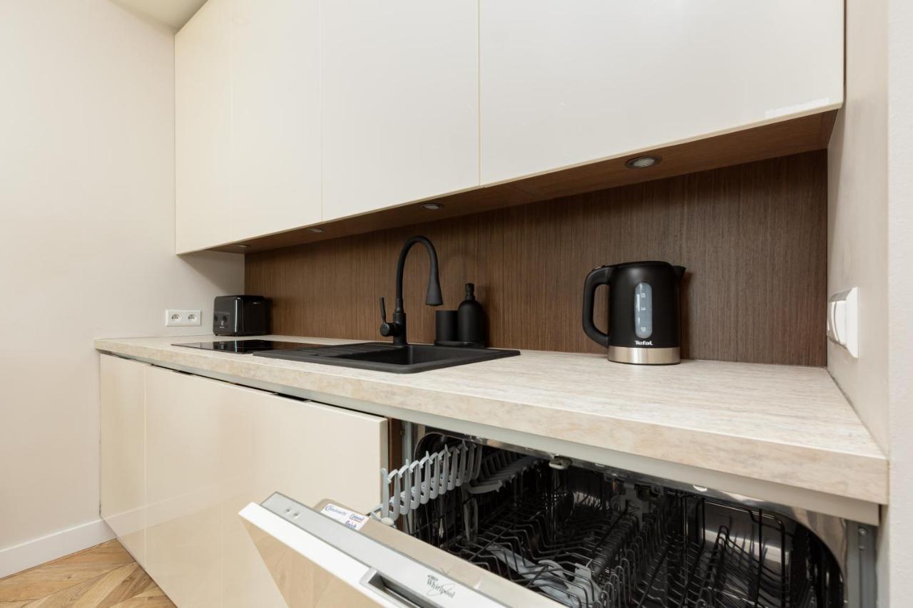 Platinum Towers Apartment With Parking By Renters Prestige Varšava Exteriér fotografie