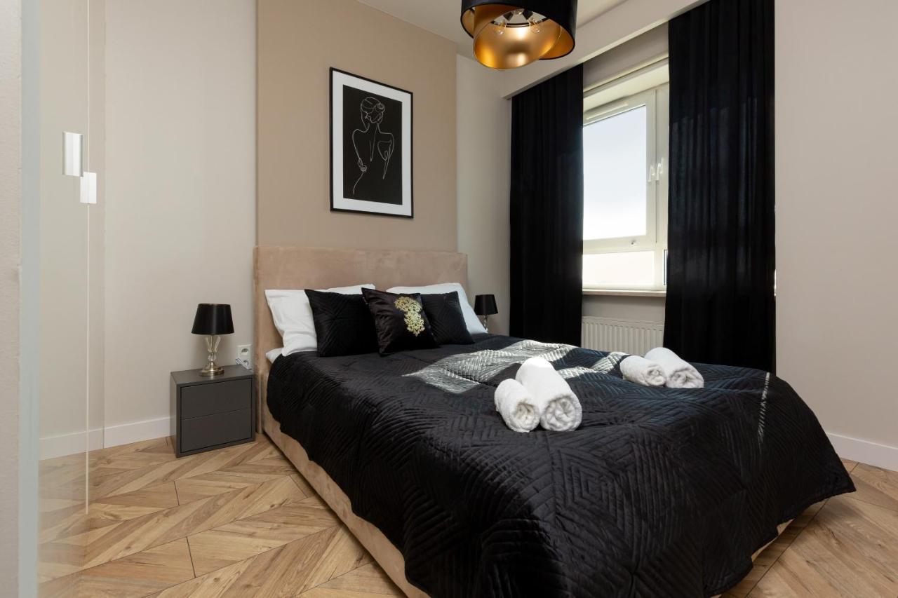 Platinum Towers Apartment With Parking By Renters Prestige Varšava Exteriér fotografie